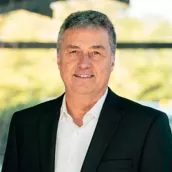 Peter  Bonrad