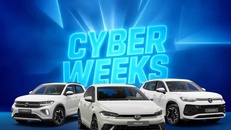 Drei VW-Modelle vor blauem Hintergrund mit leuchtendem Schriftzug "CYBER WEEKS".