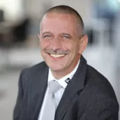 Roland Tröster