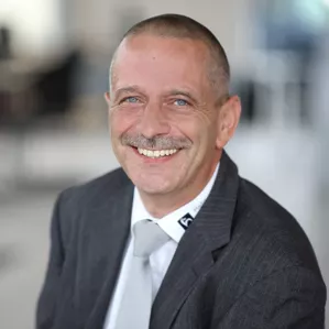 Roland Tröster