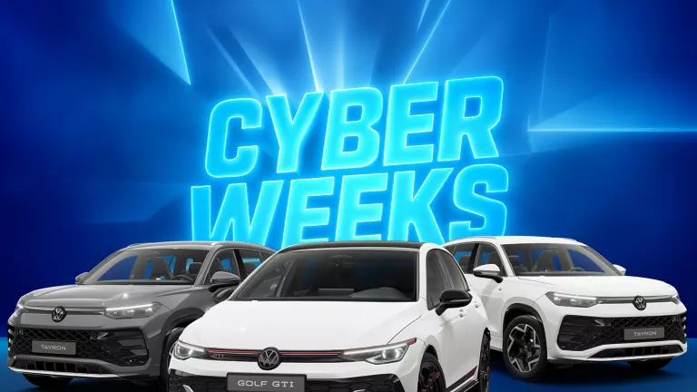 Drei VW-Modelle vor blauem Hintergrund mit leuchtendem Schriftzug "CYBER WEEKS".