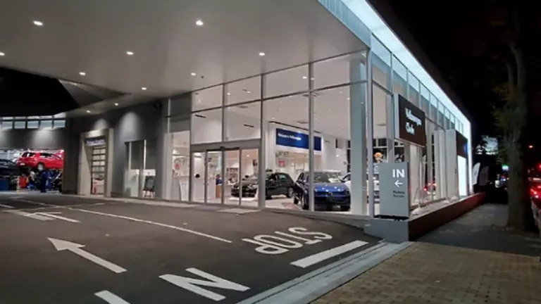 ディーラーの位置写真