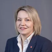 Claudia Hahn