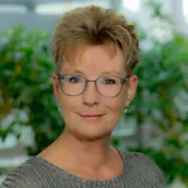 Claudia Szymanski