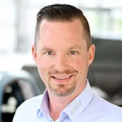 Dennis  Müller