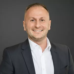 Mustafa  Dolak