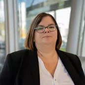 Yvonne  Höhler