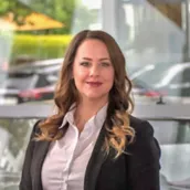 Nadine  Schmitt