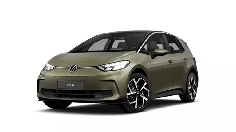 Grüner VW ID.3, 3/4 Ansicht, auf weißem Hintergrund
