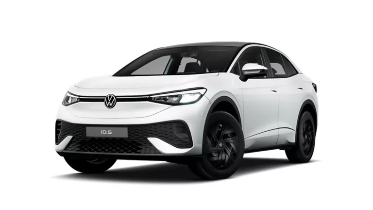 Weißer VW ID.5, 3/4 Ansicht, auf weißem Hintergrund