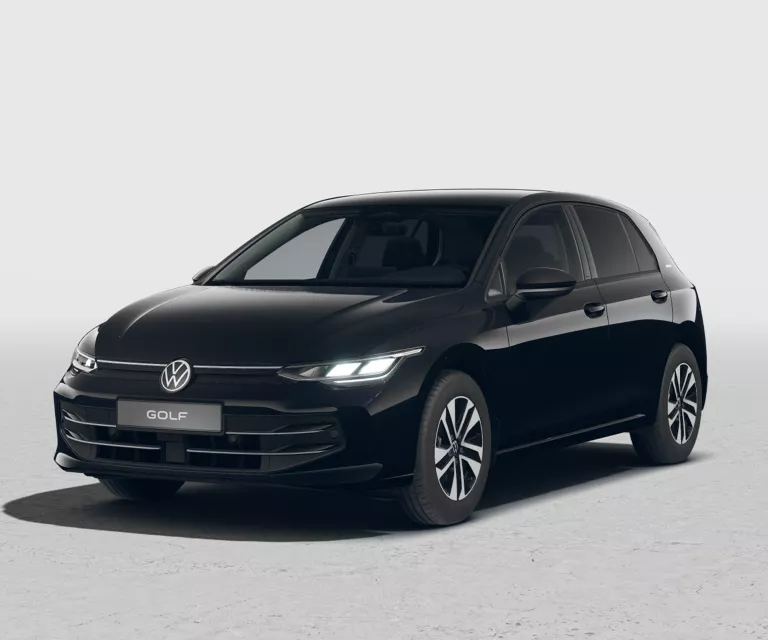 Schwarzer VW Golf ENERGY mit fünf Türen, LED-Scheinwerfern und Radkappen, Frontansicht leicht von rechts