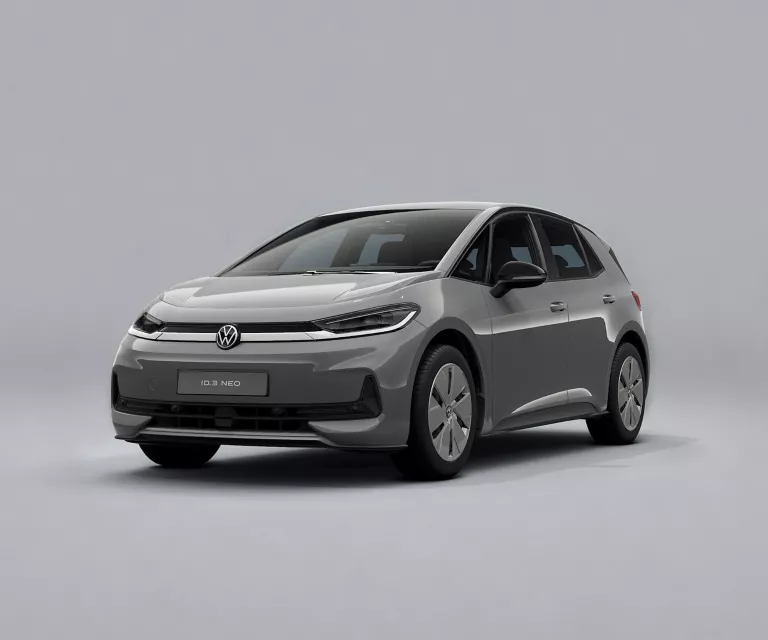 Grauer VW ID.3 Neo Trend auf grauem Hintergrund.