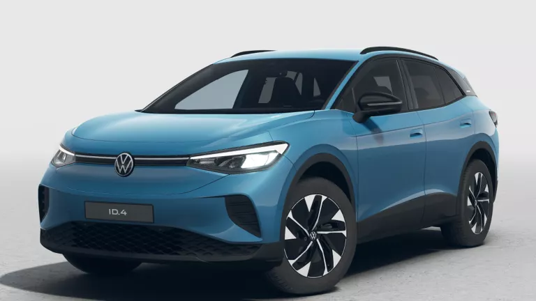 Frontale Ansicht eines türkis-schwarzen VW ID.4