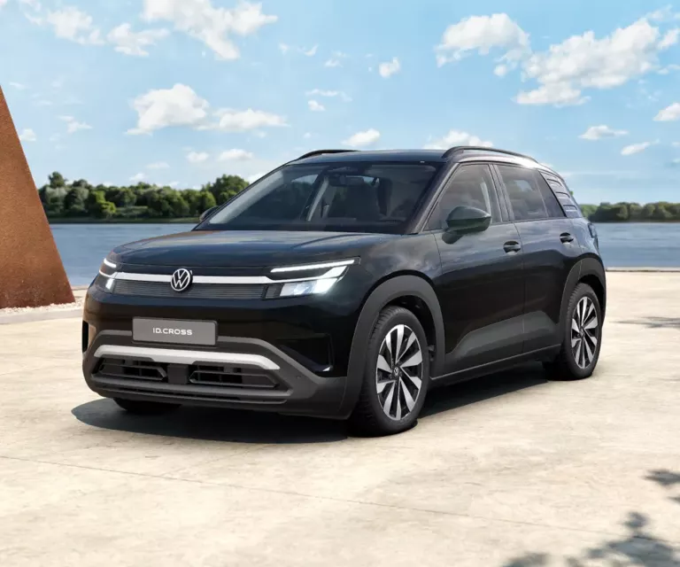 VW ID. Cross in dreiviertel Frontansicht.