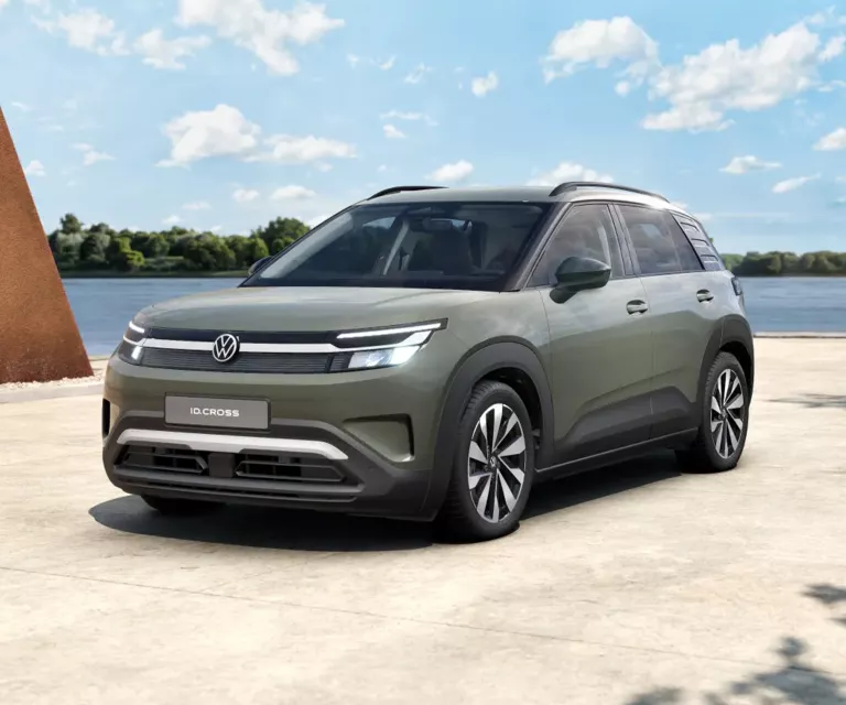 VW ID. Cross Life in dreiviertel Frontansicht in Nori Green Metallic.