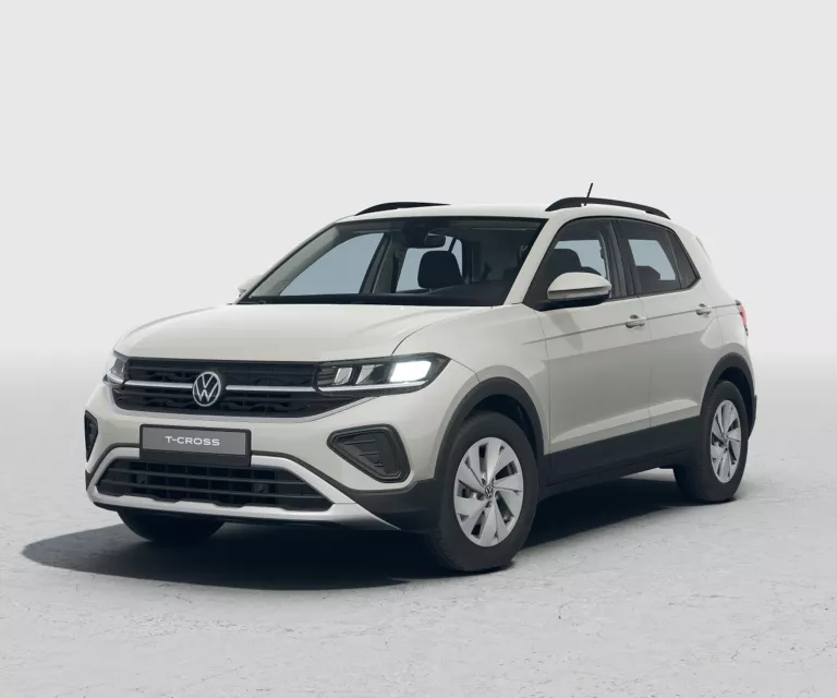 Grauer VW T-Cross mit fünf Türen, LED-Scheinwerfern und Radkappen, Frontansicht leicht von rechts
