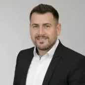Lukas  Schuster
