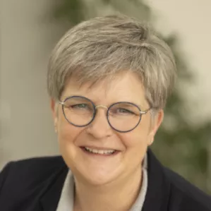 Pia  Lindacher