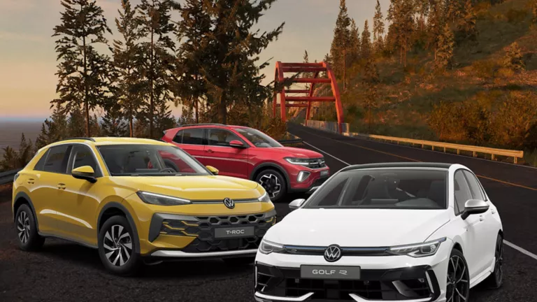 Golf R, T-Roc und T-Cross vor buntem Laubwald