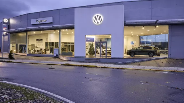Fachada del concesionario de Vilagarcia