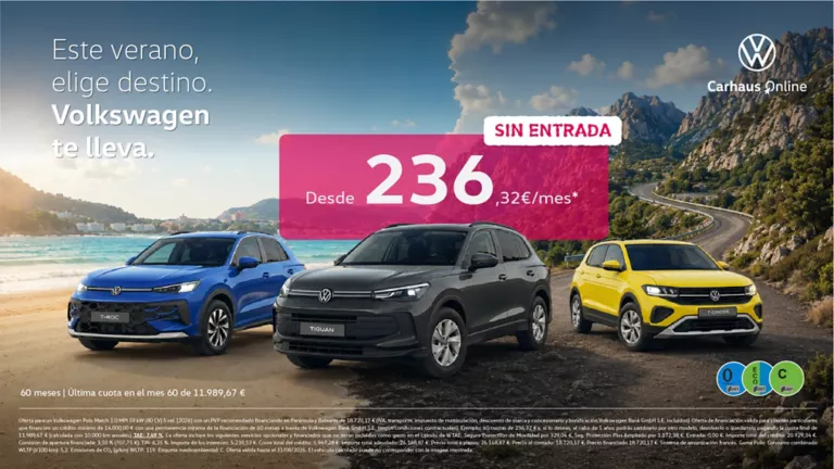 Tres Volkswagen sobre fondo de playa