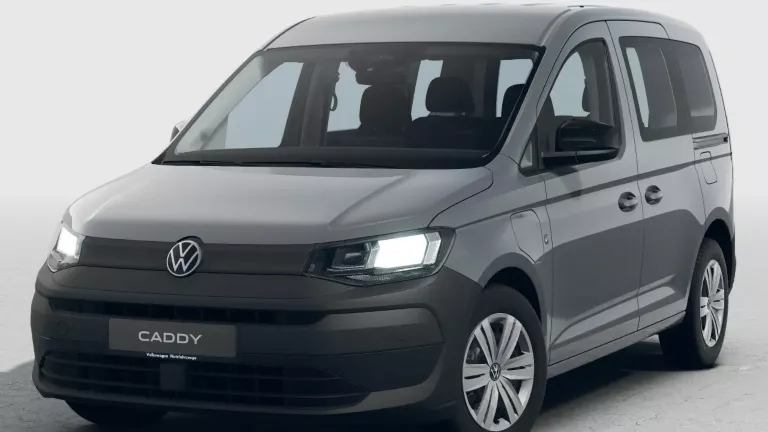 Ein grauer VW Caddy in der Frontansicht.