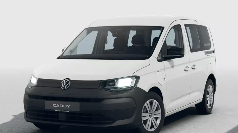 Ein weißer VW Caddy in der Frontansicht.