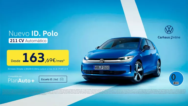 Un Volkswagen ID.Polo azul sobre fondo azul con una línea blanca