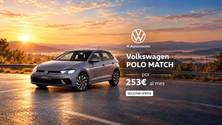 Volkswagen Polo Match gris en un mirador con el atardecer de fondo