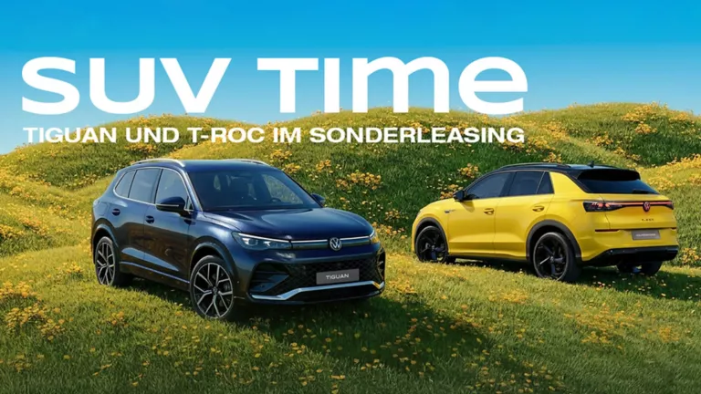 VW Tiguan und VW T-Roc auf einer Wiese.