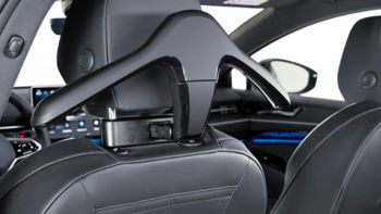 Clothes hanger (travel and comfort system)