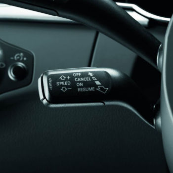 Retrofit solution for the cruise control system, for vehicles with a heated steering wheel
