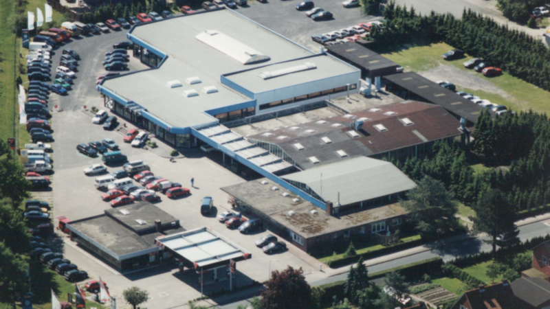 Luftbild von Autohaus Holst in Scheellst 1991