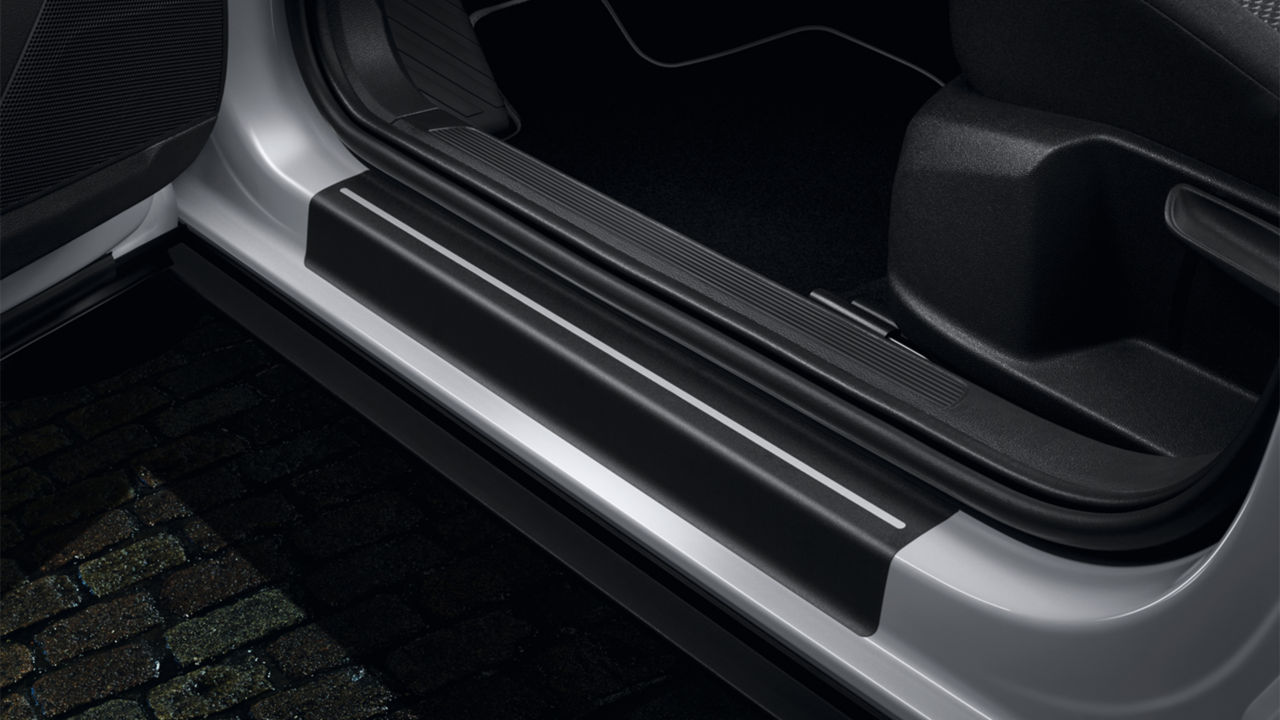 Protective film for the sill rail