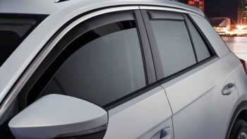 Door draught deflector