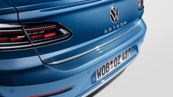 Protective strip for the tailgate