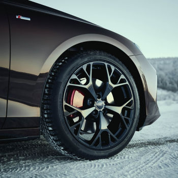 Roue Audi Sport à 5 branches Peak