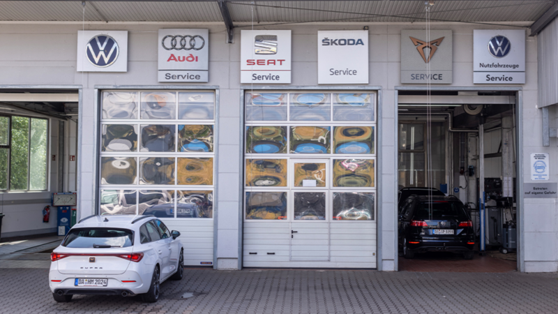 Blick auf die Werkstatt von dem Autohaus Willi Krämer