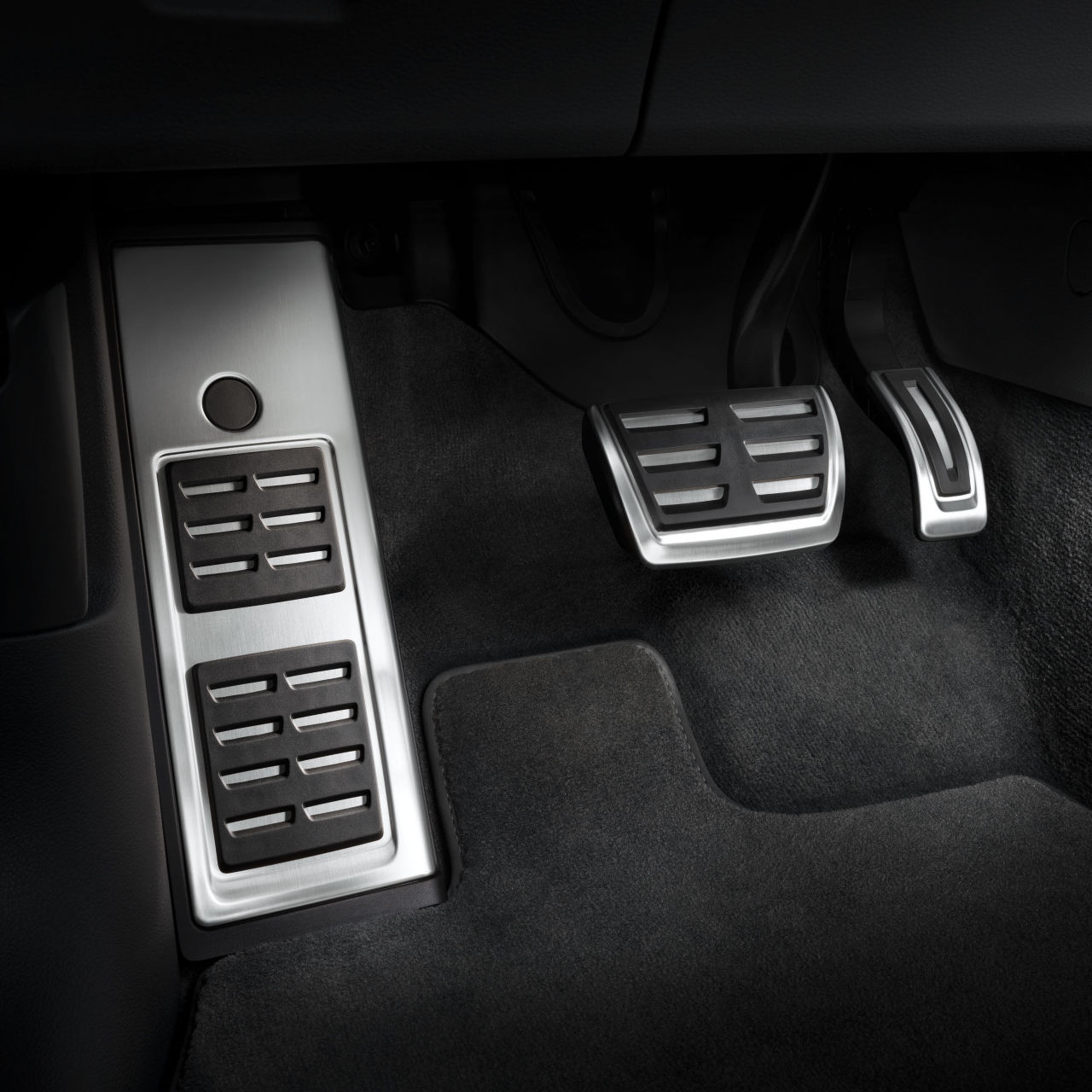 Foot rest and pedal caps in stainless steel, for vehicles with an automatic gearbox