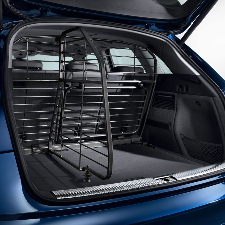 Partition grille for luggage compartment