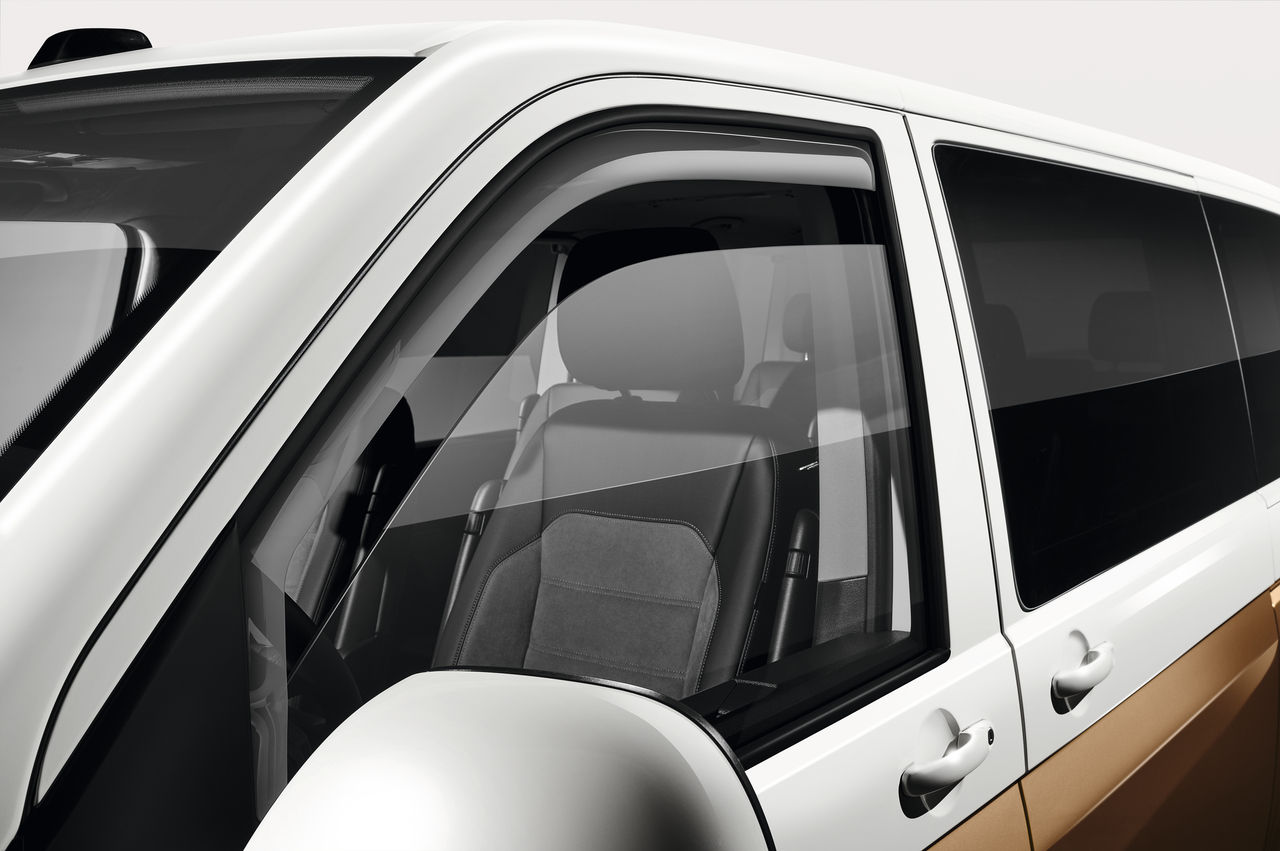 Door draught deflector