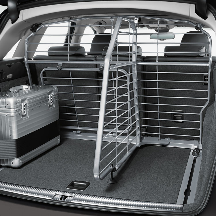 Partition grille for the luggage compartment