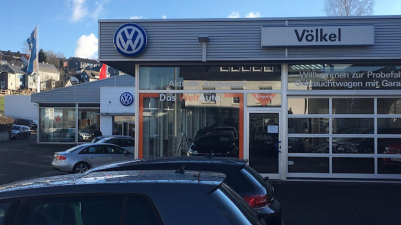 Aufnahme vom Autohauseingang