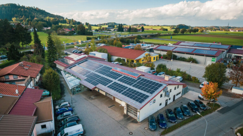 Aufnahme von oben vom Autohaus Rausch