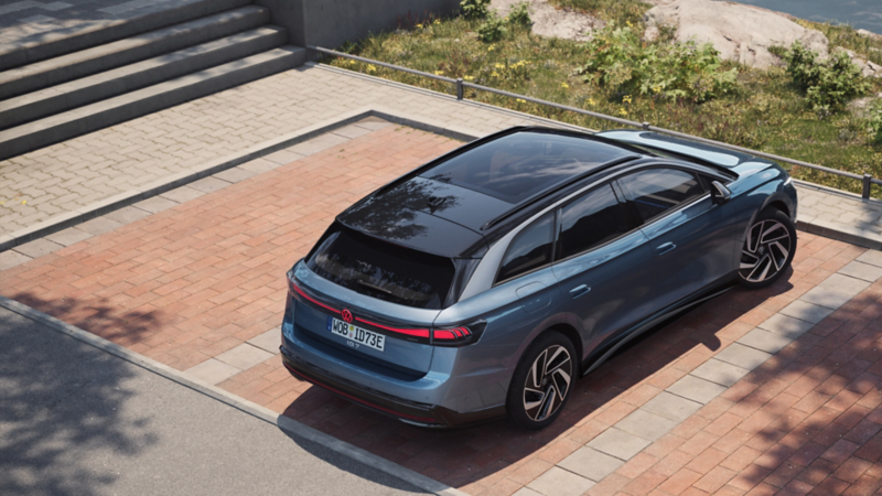 Blick von hinten auf den VW ID.7 Tourer