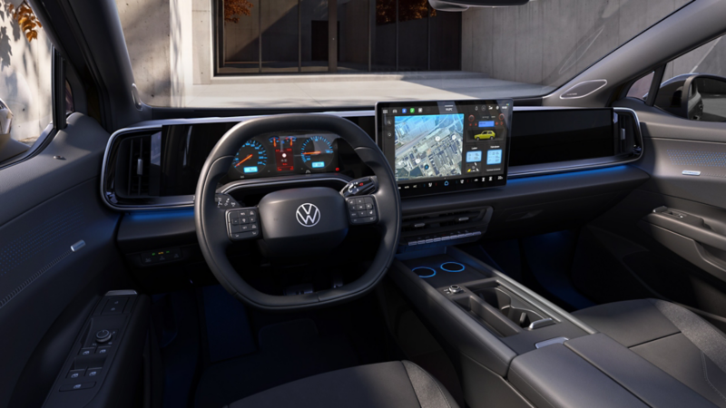 Ansicht auf das Fahrerdisplay und Lenkrad eines VW ID. Tiguan.