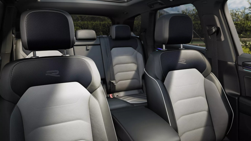 Blick auf die Sitze im Touareg R-Line