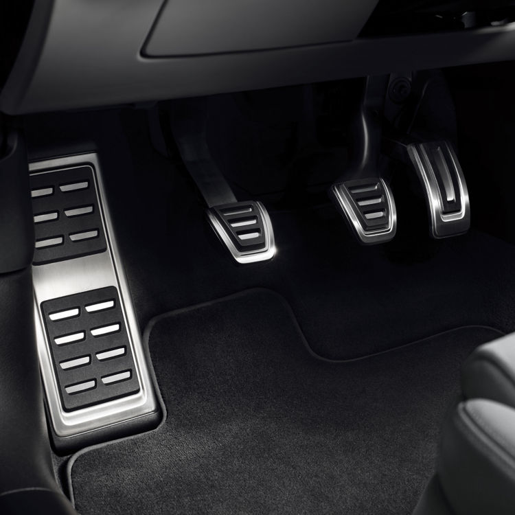 Foot rest and pedal caps in stainless steel, for vehicles with a manual gearbox