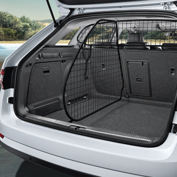 Transverse trunk grille