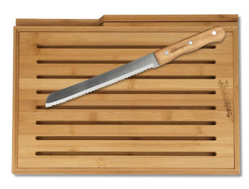 Holzbrett mit Messer